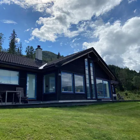 Dyrhaug - Hytte Med Utsikt Over Kroderen * Noresund