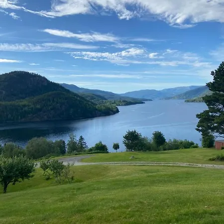 Nyaraló Dyrhaug - Hytte Med Utsikt Over Kroderen Noresund