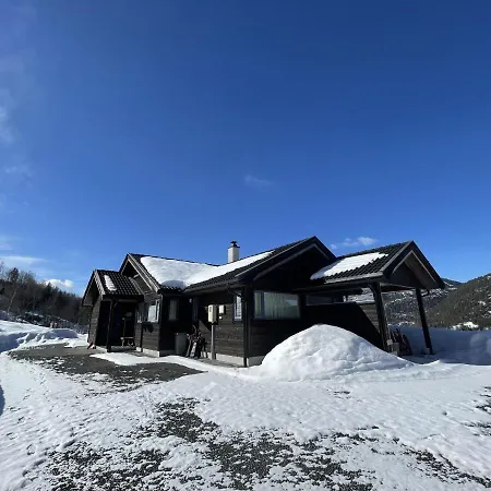 Dyrhaug - Hytte Med Utsikt Over Kroderen *